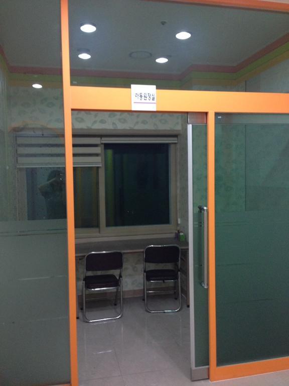 Champ Hostel ปูซาน ภายนอก รูปภาพ